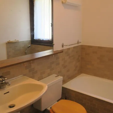 Pour 4 Personnes Avec Balcon Ouest A - Fr-1-198-146 *